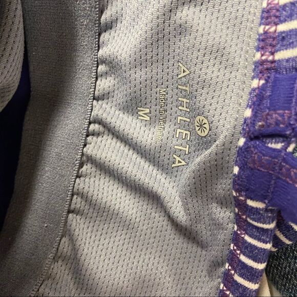 Athleta Purple Fulfillment tank with built in bra size medium - Picture 5 of 5